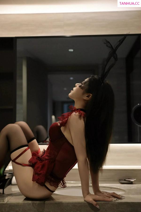   [XiuRen]高清写真图 2025.06.10 No.10386 李安妮 丰腴身材第35张图片